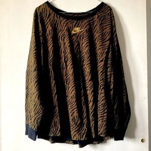 Nike plus size top